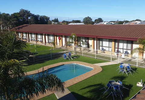 Lacepede Bay Motel - Cruises Travel 2