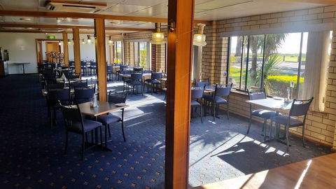 Lacepede Bay Motel - Cruises Travel 8