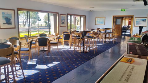 Lacepede Bay Motel - Cruises Travel 12