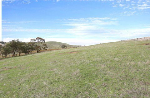 D2 At Watervale - Travel Search 25