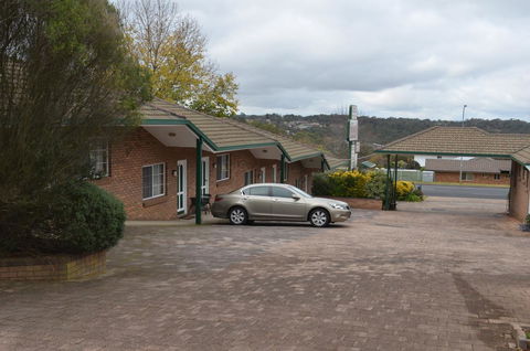 Deer Park Motor Inn Armidale - Cruises Travel 21