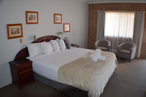 Deer Park Motor Inn Armidale - Cruises Travel 5