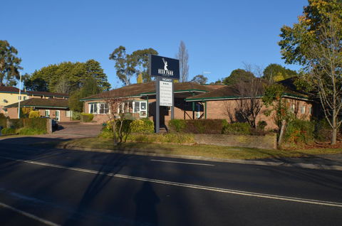 Deer Park Motor Inn Armidale - Cruises Travel 0