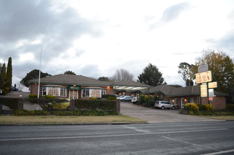 Deer Park Motor Inn Armidale - Cruises Travel 18