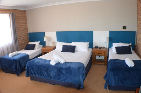 Deer Park Motor Inn Armidale - Cruises Travel 10