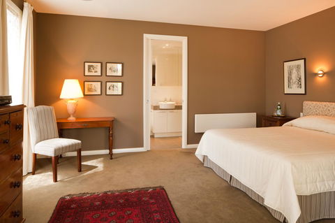 Thorn Park By The Vines - Travel Search 8