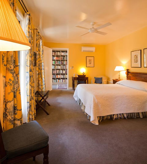 Thorn Park By The Vines - Travel Search 5