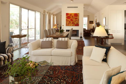 Thorn Park By The Vines - Travel Search 0