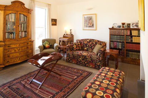 Thorn Park By The Vines - Travel Search 16