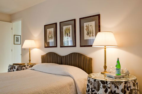 Thorn Park By The Vines - Travel Search 6