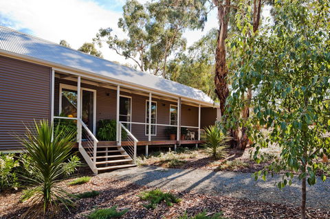 Thorn Park By The Vines - Travel Search 7