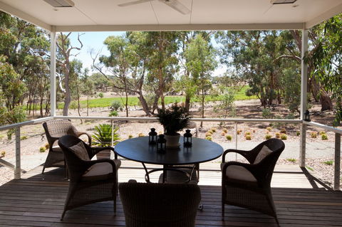 Thorn Park By The Vines - Travel Search 2
