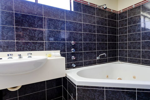 Abcot Inn - Tourism Guide 15