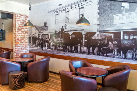 Victoria Hotel Strathalbyn - Cruises Travel 23