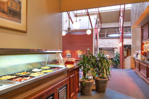 Victoria Hotel Strathalbyn - Cruises Travel 4