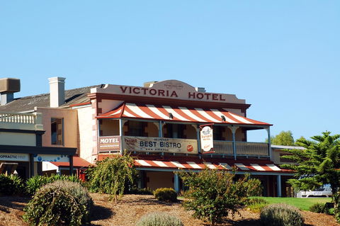 Victoria Hotel Strathalbyn - Cruises Travel 9
