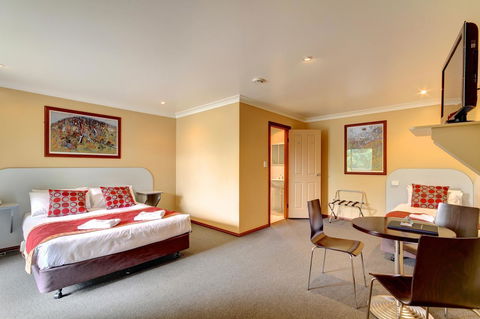 Victoria Hotel Strathalbyn - Cruises Travel 18