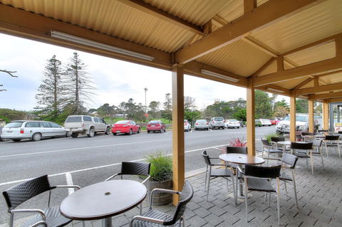 Victoria Hotel Strathalbyn - Cruises Travel 14