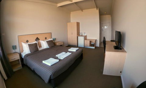 Highway One Motel - Cruises Travel 18