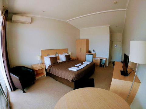 Highway One Motel - Cruises Travel 11