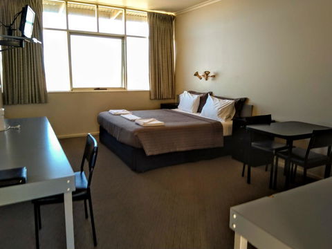 Highway One Motel - Cruises Travel 25