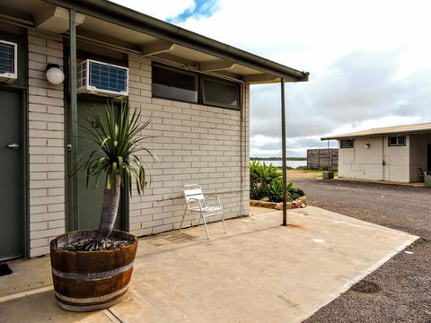 Highway One Motel - Cruises Travel 15