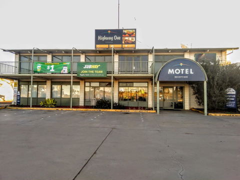 Highway One Motel - Cruises Travel 14