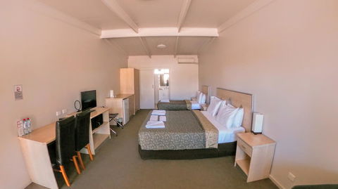 Highway One Motel - Cruises Travel 3