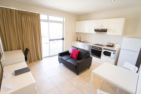 Mawson Lakes Hotel - Travel Search 22