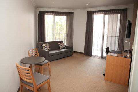 Mawson Lakes Hotel - Travel Search 38