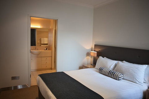 Mawson Lakes Hotel - Travel Search 3