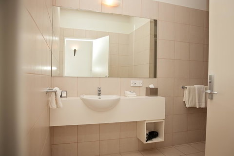 Mawson Lakes Hotel - Travel Search 36