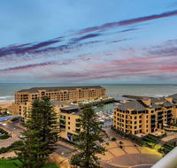 Glenelg Skyline Beachfront Penthouse Adelaide