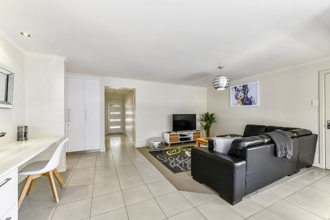 City Fringe Apartment B, Mount Gambier - Travel Search 8