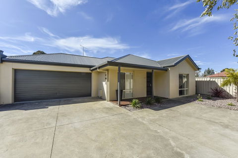 City Fringe Apartment B, Mount Gambier - Travel Search 11