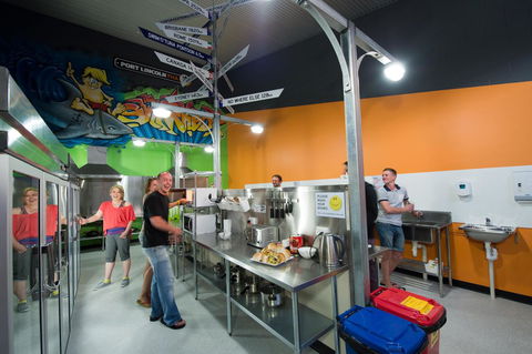 Port Lincoln Studio Apartments - Cruises Travel 26
