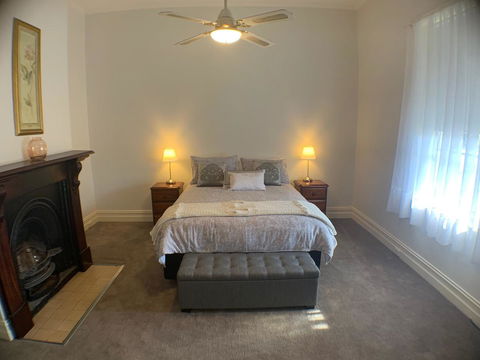 On Gilbert - Tourism Guide 8