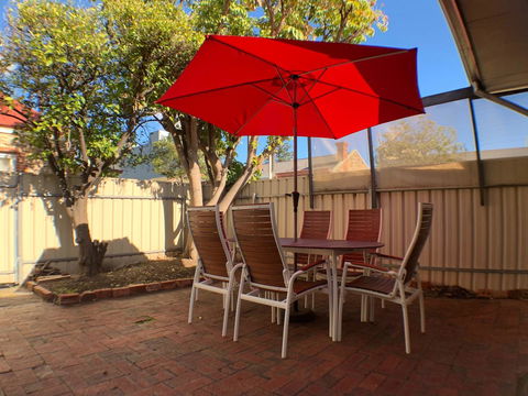 On Gilbert - Tourism Guide 10