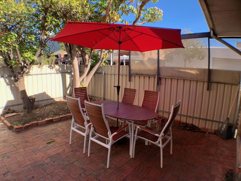 On Gilbert - Tourism Guide 1