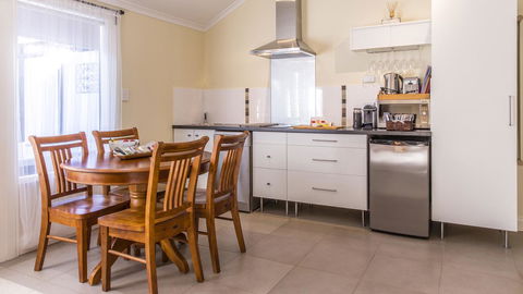 One Tree Bed And Breakfast - Travel Search 18