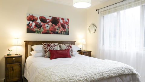 One Tree Bed And Breakfast - Travel Search 2