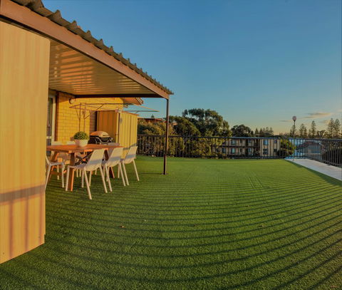Henley Beach South, Amazing Views, Huge Private Balcony! - Travel Search 20