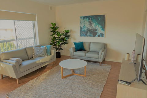 Henley Beach South, Amazing Views, Huge Private Balcony! - Travel Search 18