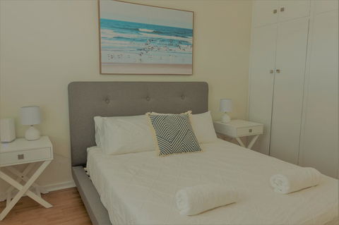 Henley Beach South, Amazing Views, Huge Private Balcony! - Travel Search 11