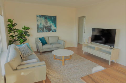 Henley Beach South, Amazing Views, Huge Private Balcony! - Travel Search 14