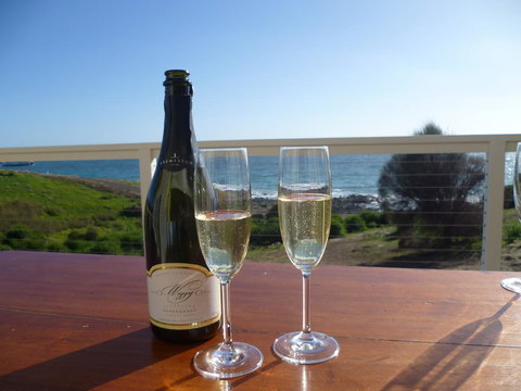 Ashendens At Penneshaw - Travel Search 7