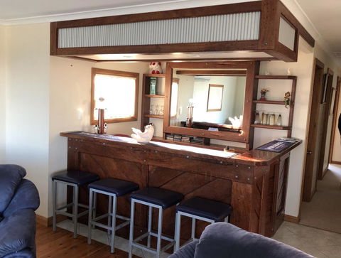 Rocks Retreat House With Sea Views - Travel Agents 1