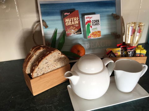 Rocks Retreat House With Sea Views - Travel Agents 18