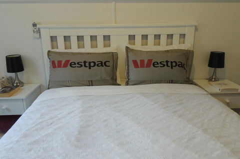 Wozza's B&B - Travel Search 35