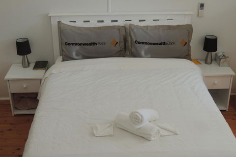 Wozza's B&B - Travel Search 20